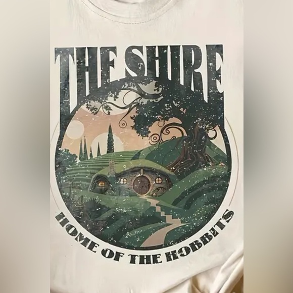 The Shire, Home of the Hobbits Tee, Almond, Size Medium, NWOT 🧌🚪 - Picture 3 of 12